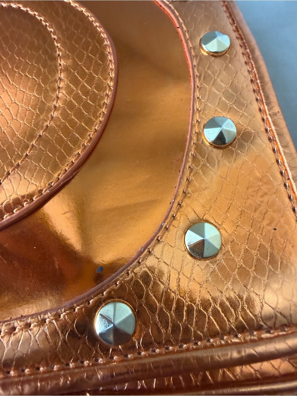 Y2K House of Deréon Metallic Bronze Studded Clutch ✨ - Picture 4 of 17